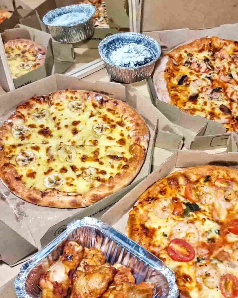 Best Pizza of Domino's Pizza Singapore Outlets