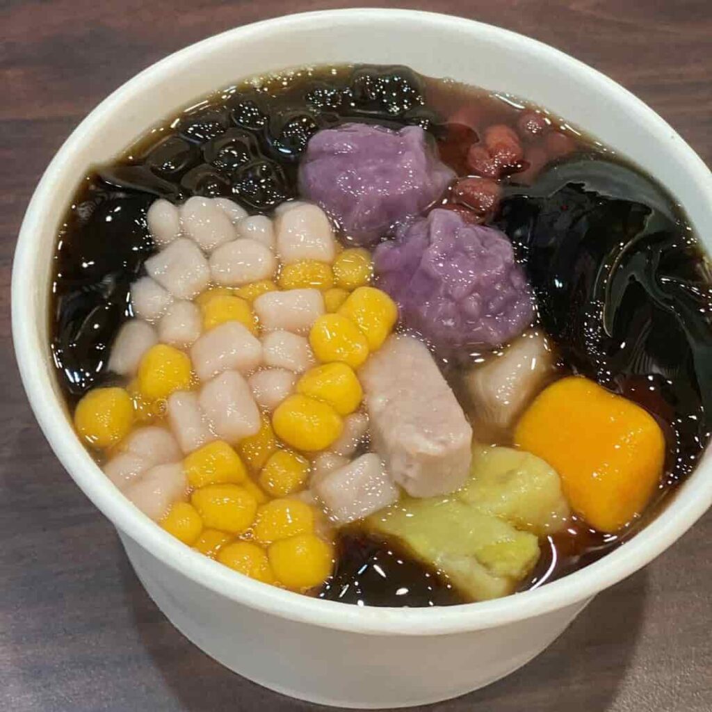 Recommended dessert of Blackball Singapore Outlets