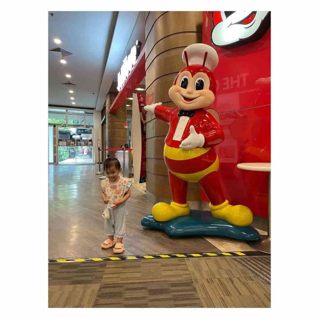 Welcoming Jollibee Singapore Outlets
